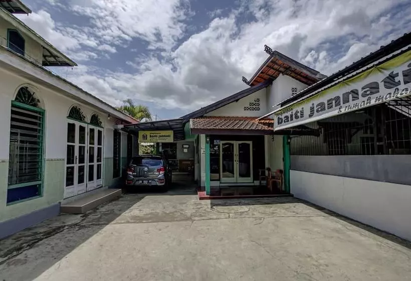 Hotelli Oyo 3724 Penginapan Baiti Jannati Syariah