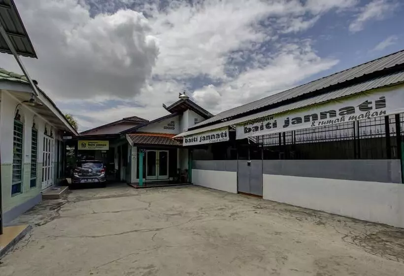 Hotelli Oyo 3724 Penginapan Baiti Jannati Syariah
