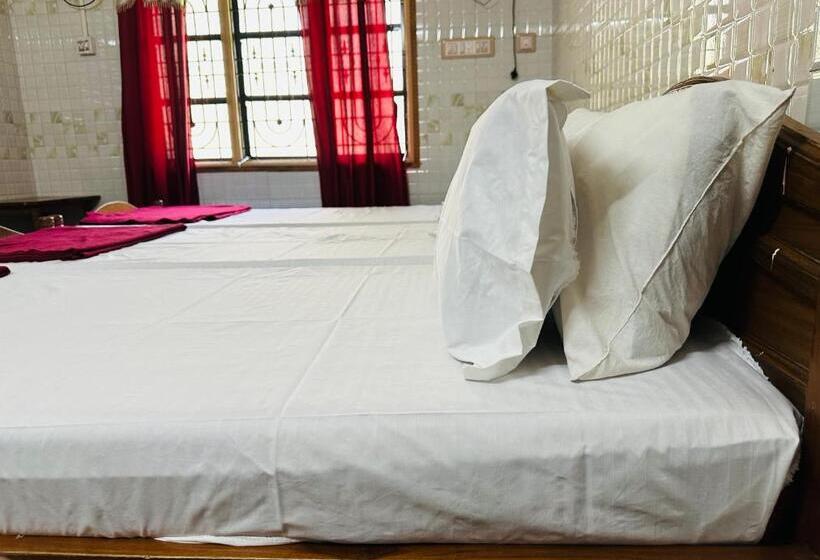 Pensão Shree Katyayani Residency