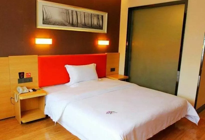 Hotelli 7 Days Premium Dalian Zhuanghe Huanghai Avenue