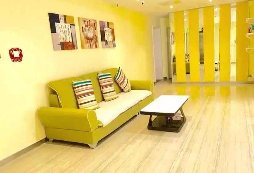 Hotelli 7days Inn Tianjin Railway Station Jinshiqiao Metro Station