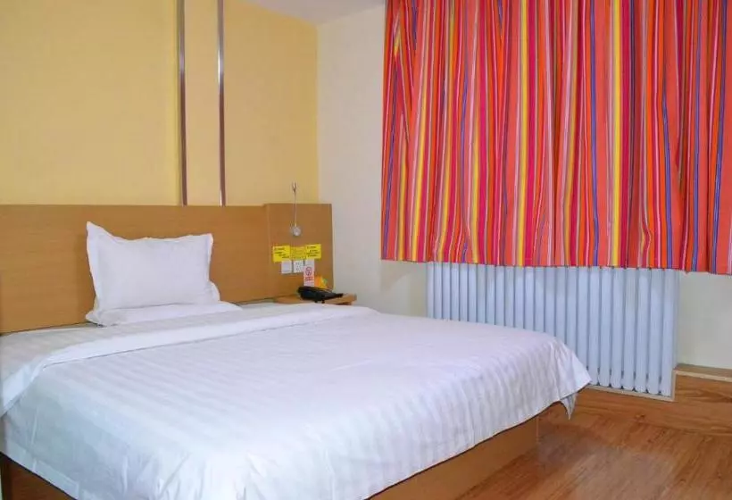 ホテル 7days Inn Urumqi Happiness Road Bazaar