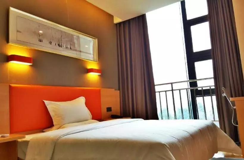 هتل 7days Premium Chongqing Fuling Riverside Avenue