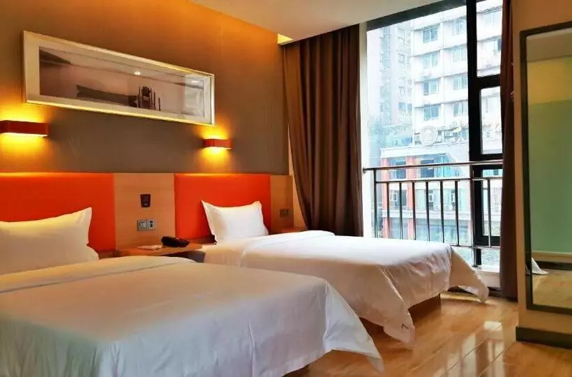 هتل 7days Premium Chongqing Fuling Riverside Avenue
