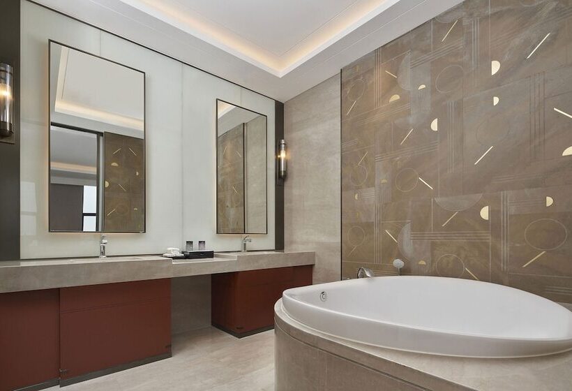 Hotel Four Points By Sheraton Guiyang, Huaxi