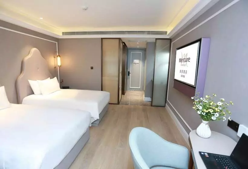 Hotelli Mercure Wuhan Yangluo