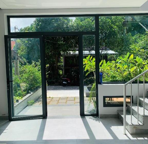 پانسیون Aurora Beach House