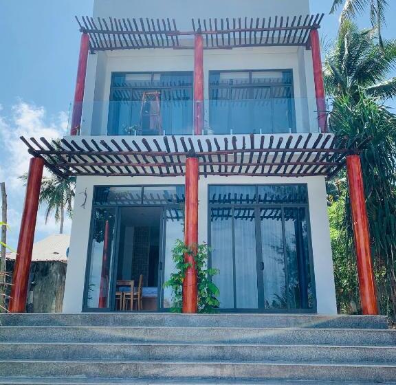 پانسیون Aurora Beach House