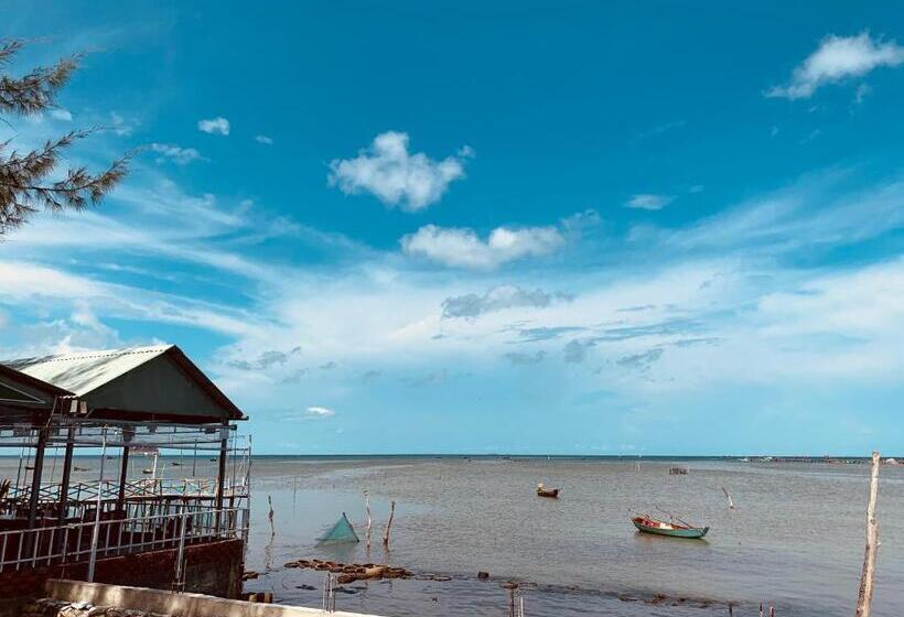 پانسیون Aurora Beach House