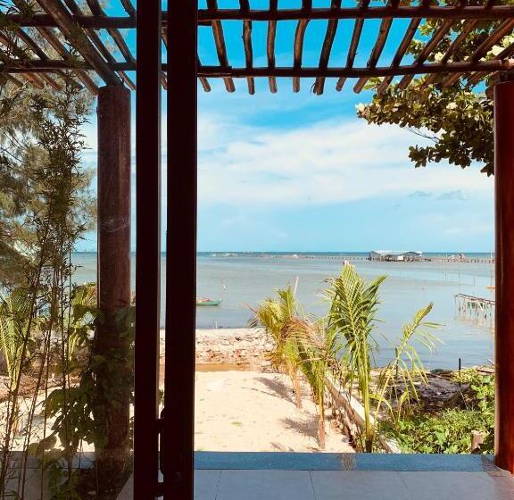 پانسیون Aurora Beach House