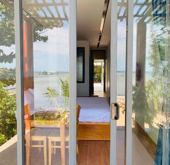 پانسیون Aurora Beach House