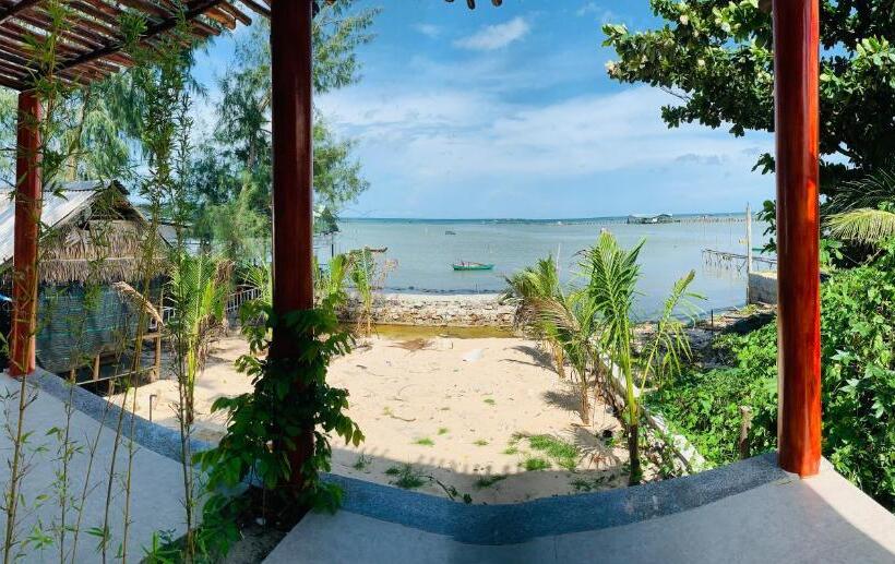 پانسیون Aurora Beach House