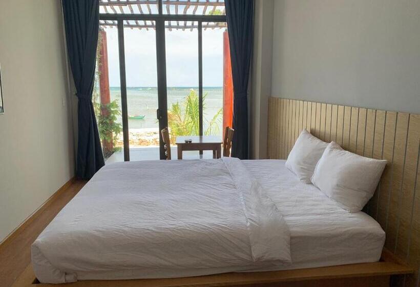 پانسیون Aurora Beach House