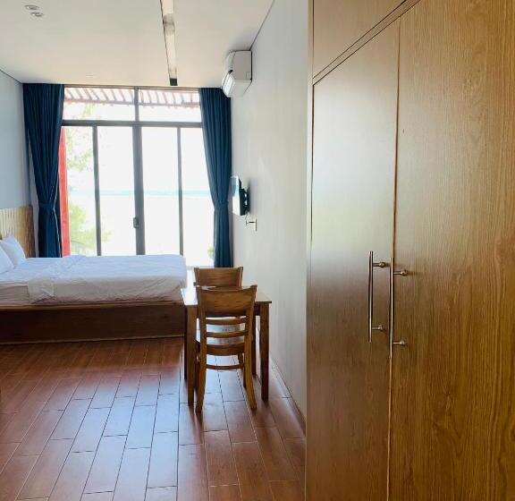 پانسیون Aurora Beach House