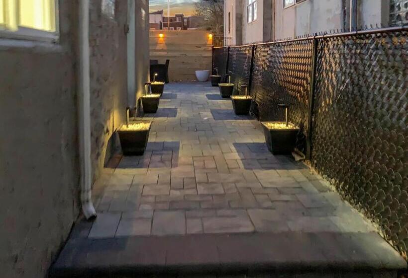 旅馆 Philly Coed Dorm!! 15 Min Train To Center City!!