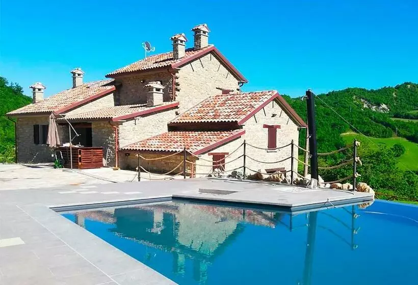 ホテル Agriturismo Il Cornio