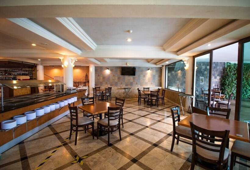 هتل Collection O Las Iglesias, Cholula