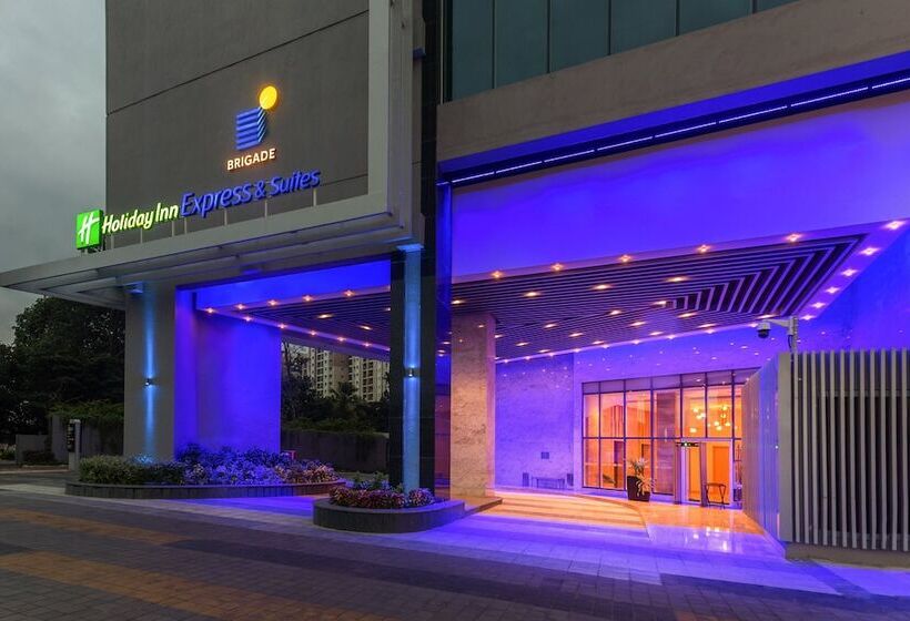 בית מלון כפרי Holiday Inn Express & Suites Bengaluru Old Madras Road, An Ihg