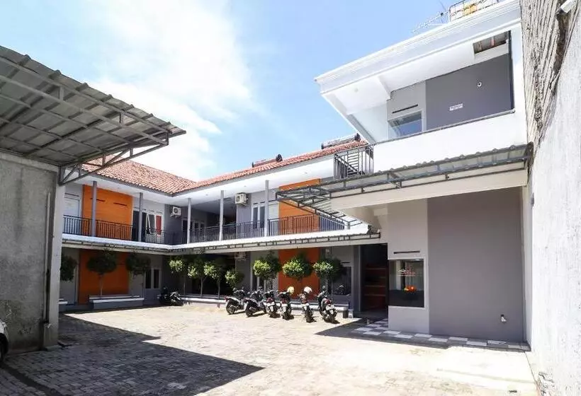 Hotel Reddoorz At Merdeka Street Garut