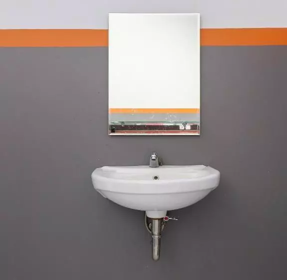 Hotel Reddoorz At Merdeka Street Garut