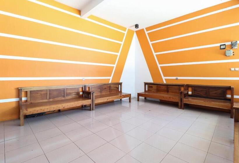 Hotel Reddoorz At Merdeka Street Garut