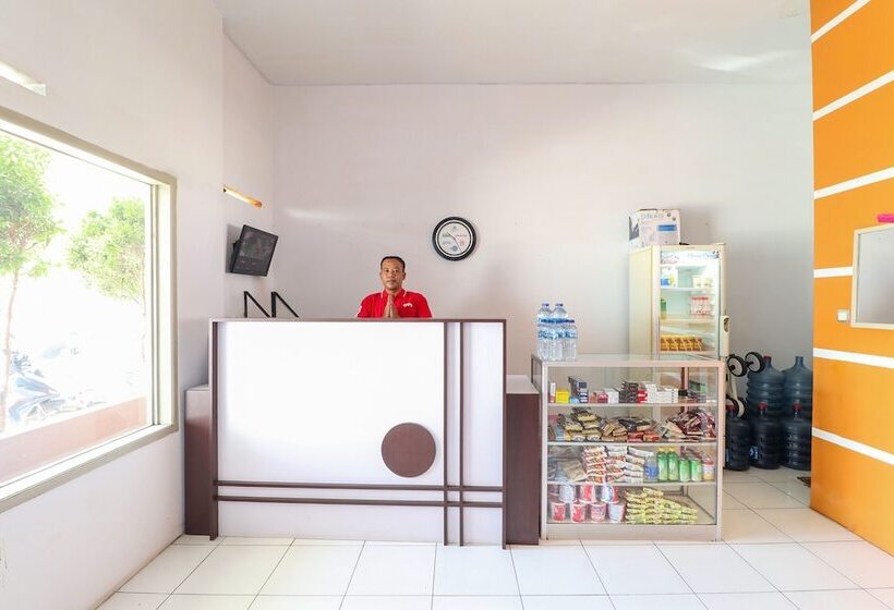 Hotel Reddoorz At Merdeka Street Garut