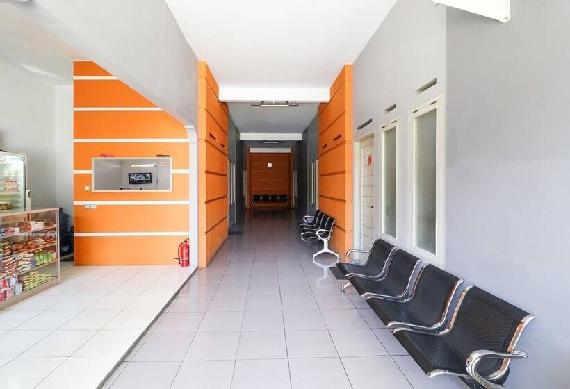 Hotel Reddoorz At Merdeka Street Garut