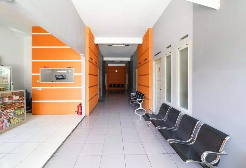 Hotel Reddoorz At Merdeka Street Garut