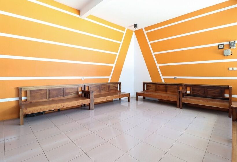 Hotel Reddoorz At Merdeka Street Garut