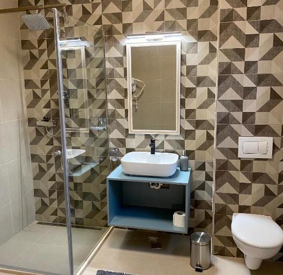 پانسیون Adi&nicol