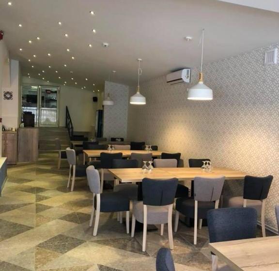 پانسیون Adi&nicol