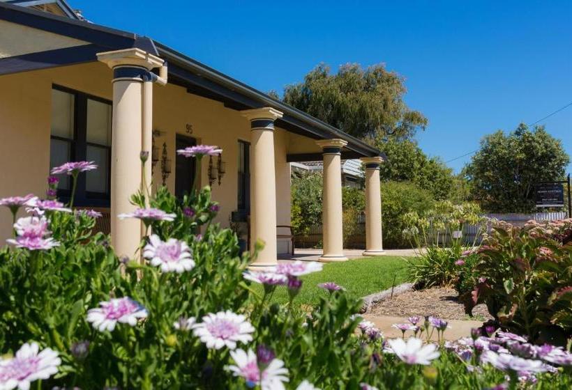 Agnes Cottage Bed & Breakfast