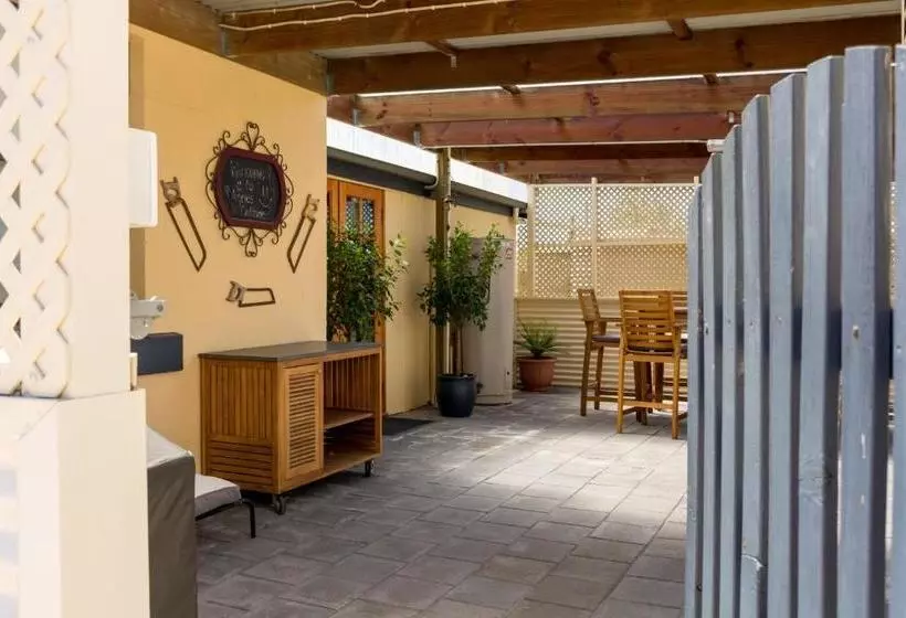 Agnes Cottage Bed & Breakfast