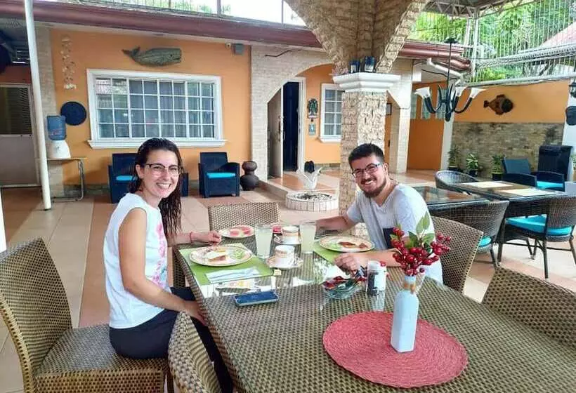 Retkeilymaja Little Norway Guesthouse   Mactan Cebu International Airport