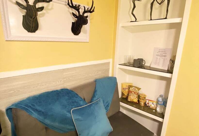 فندق صغير Little Norway Guesthouse   Mactan Cebu International Airport