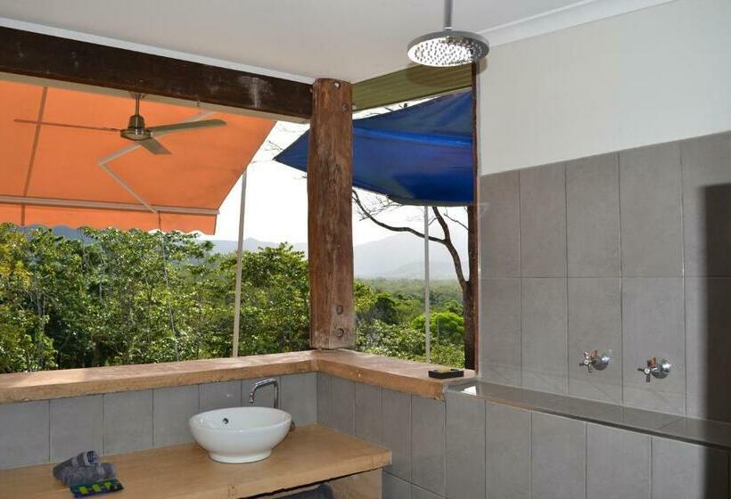 Bed and Breakfast Wompoo Eco Retreat