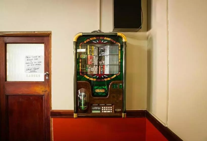 Bank Hotel Dungog