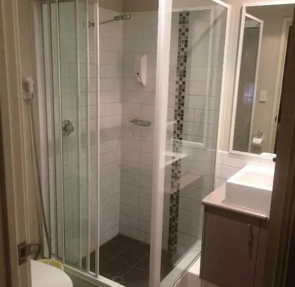 Hotelli Breakwater Short Stay