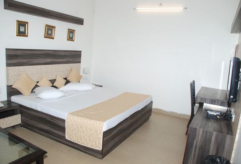 בית מלון כפרי Kanishk