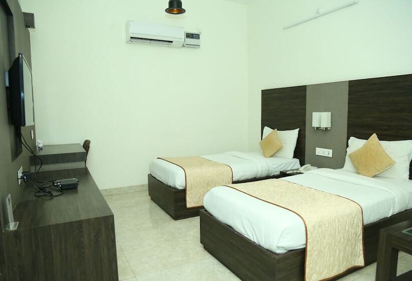 בית מלון כפרי Kanishk