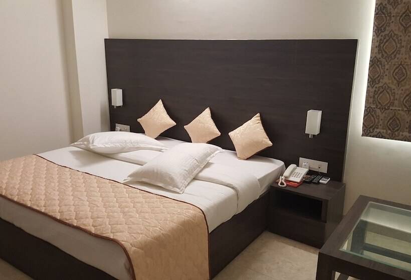 בית מלון כפרי Kanishk