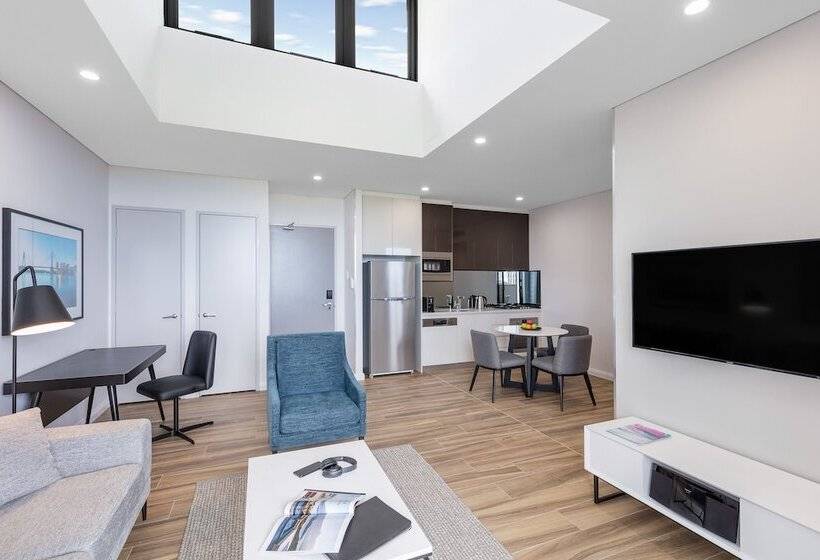 Отель Meriton Suites Coward Street, Mascot