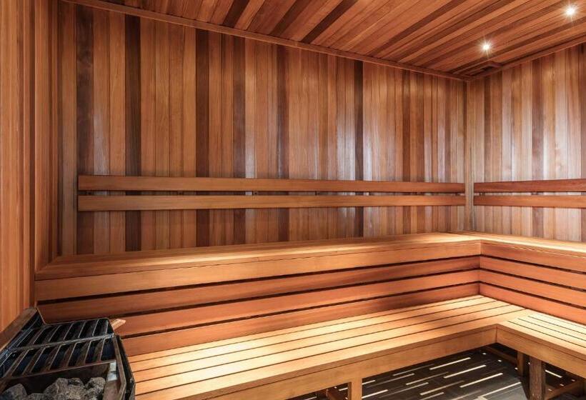 Отель Meriton Suites Coward Street, Mascot