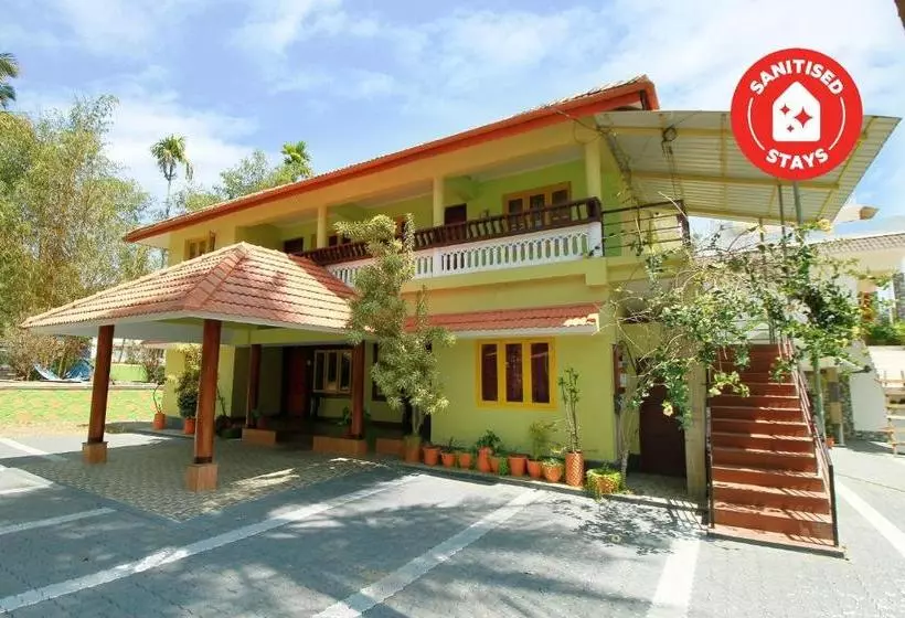 Hotelli Oyo 29094 Edakkal Homestay
