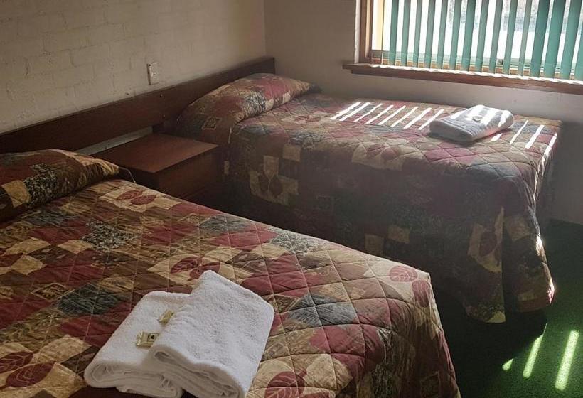 The Club Hotel Collie