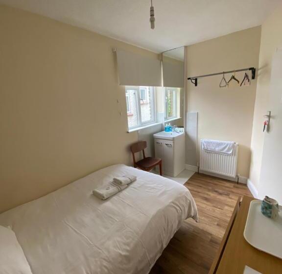 پانسیون Shenandoah House