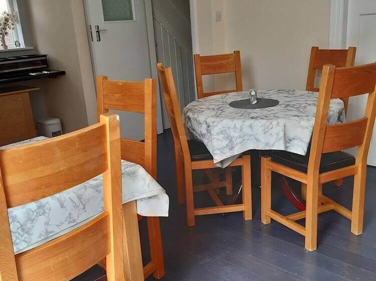 پانسیون Shenandoah House