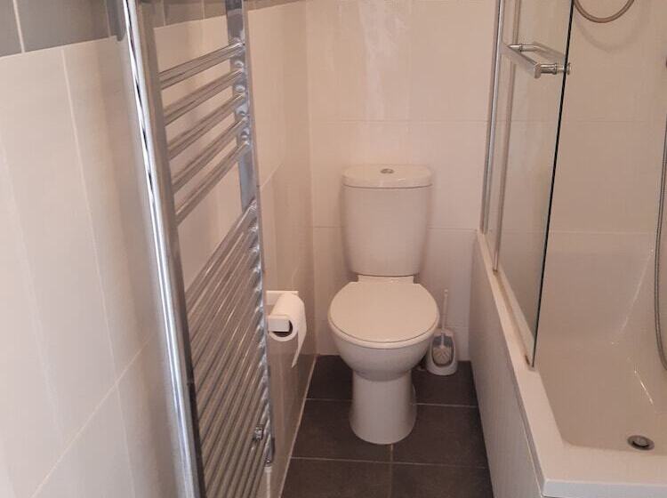 پانسیون Shenandoah House