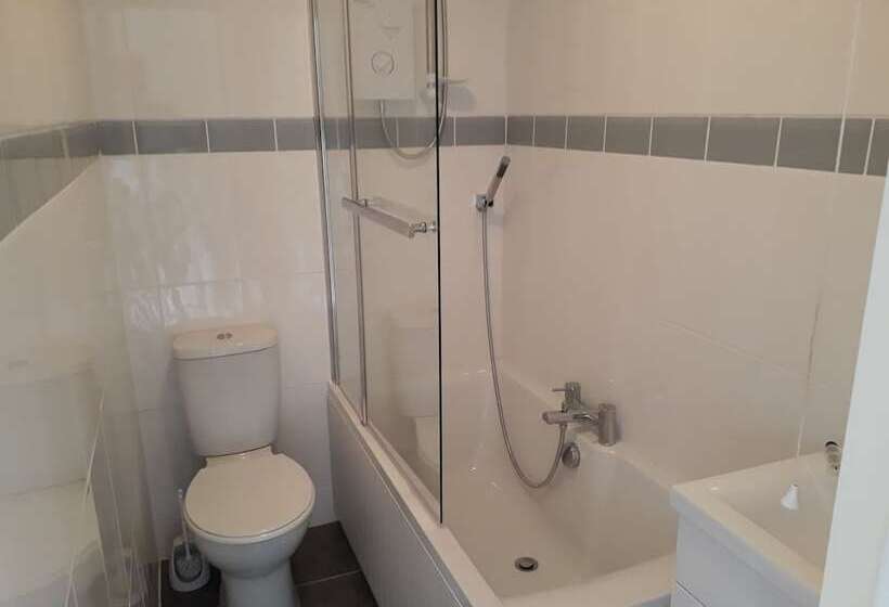 پانسیون Shenandoah House