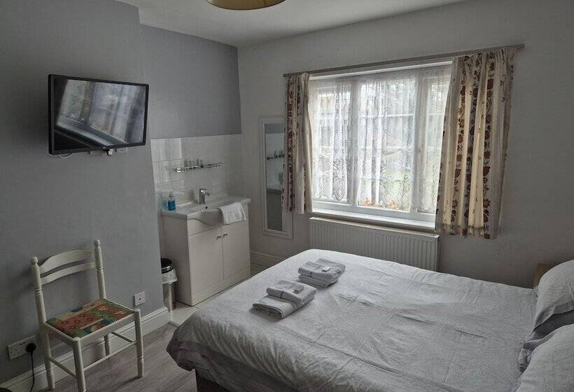 پانسیون Shenandoah House